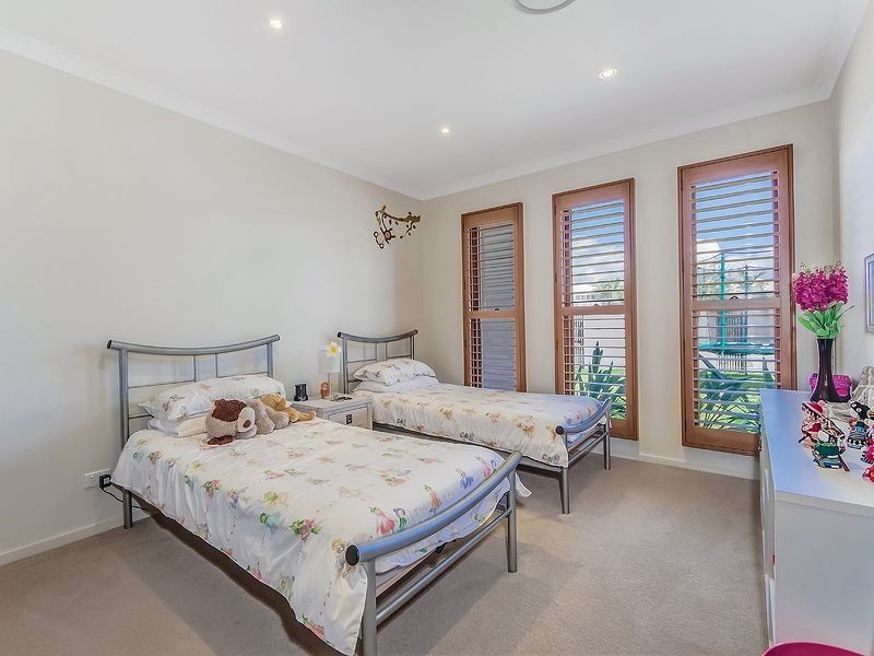 5 Waterfront Court, Twin Waters QLD 4564