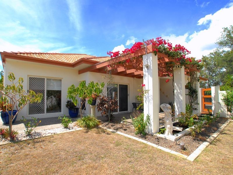 2 Mainsail Place, Twin Waters QLD 4564