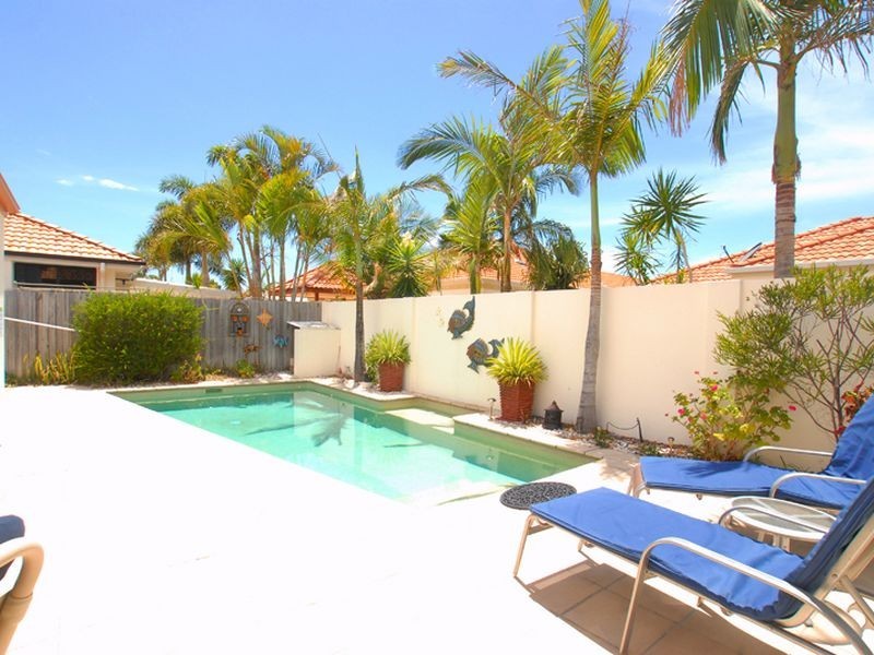 2 Mainsail Place, Twin Waters QLD 4564