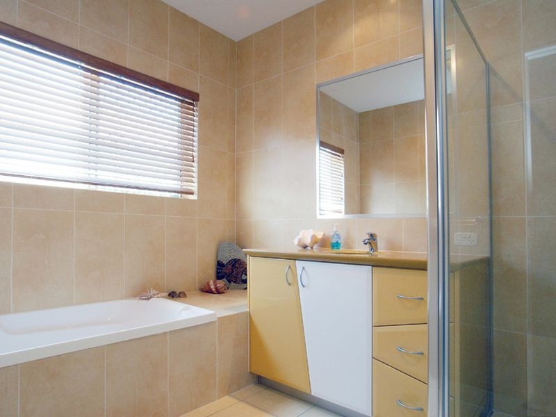 2 Mainsail Place, Twin Waters QLD 4564