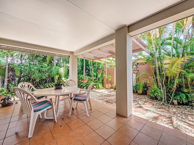9 Baker Finch Place, Twin Waters QLD 4564