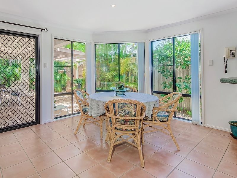 9 Baker Finch Place, Twin Waters QLD 4564