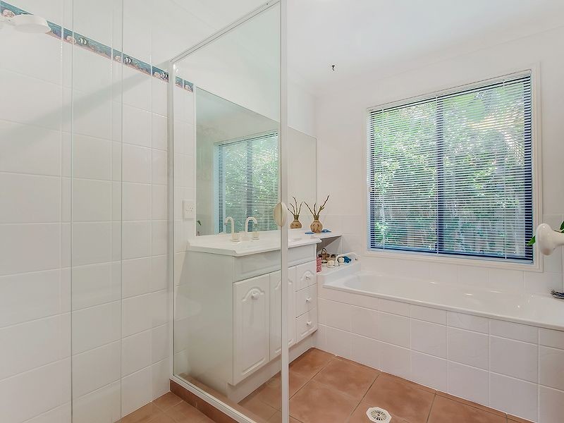 9 Baker Finch Place, Twin Waters QLD 4564