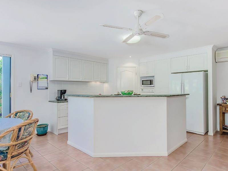 9 Baker Finch Place, Twin Waters QLD 4564