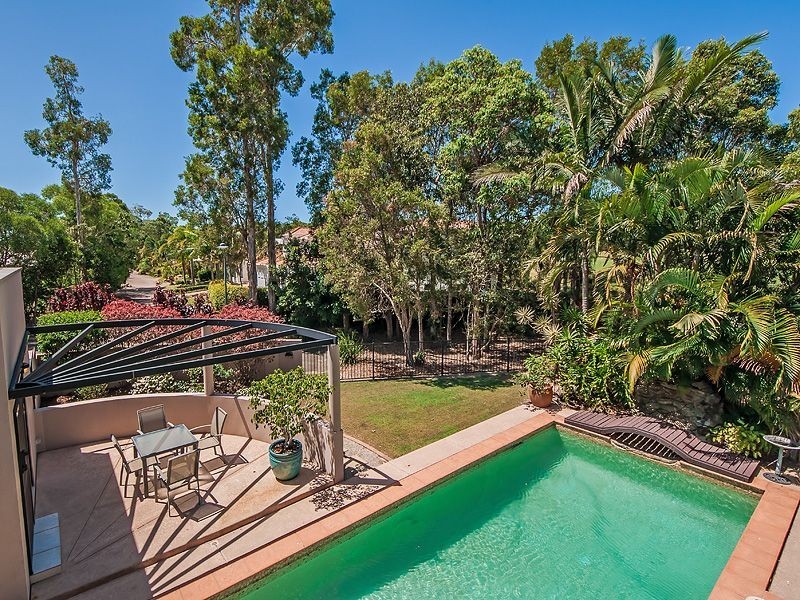 6 Baker Finch Place, Twin Waters QLD 4564