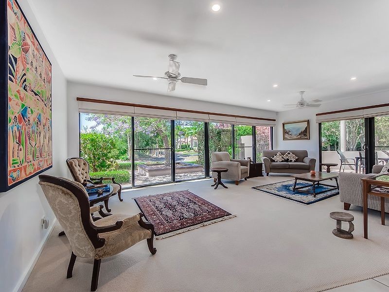 6 Baker Finch Place, Twin Waters QLD 4564