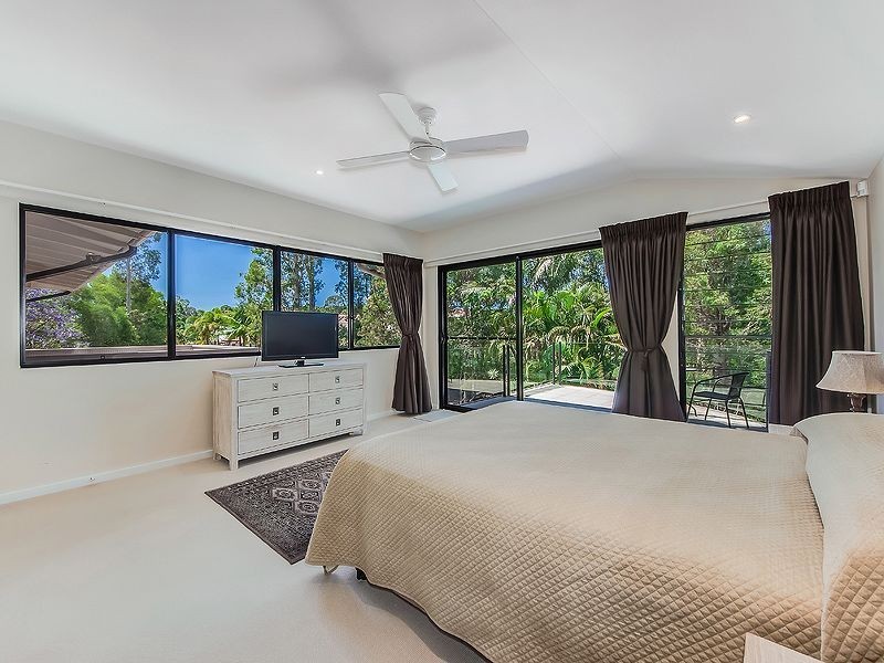 6 Baker Finch Place, Twin Waters QLD 4564