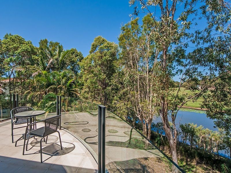 6 Baker Finch Place, Twin Waters QLD 4564