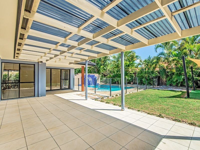 16 Friarbird Place, Twin Waters QLD 4564