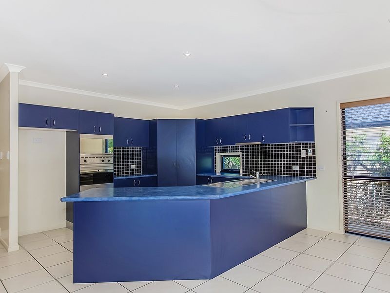 16 Friarbird Place, Twin Waters QLD 4564