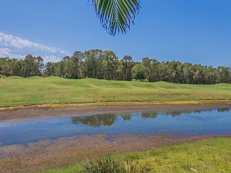 16 Baker Finch Place, Twin Waters QLD 4564