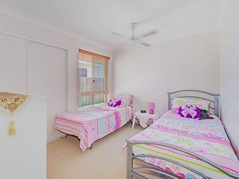 16 Baker Finch Place, Twin Waters QLD 4564