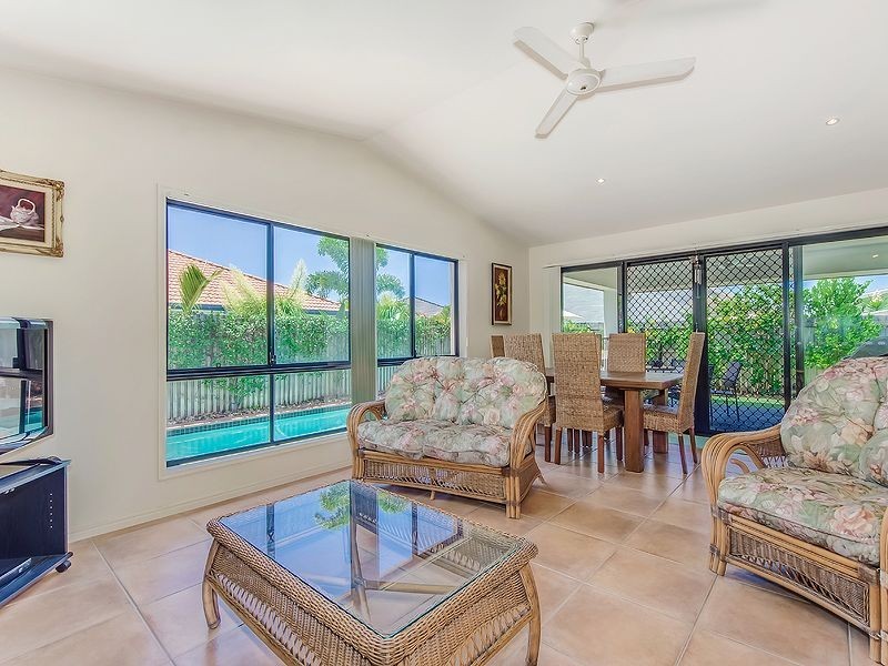 8 Estuary Court, Twin Waters QLD 4564