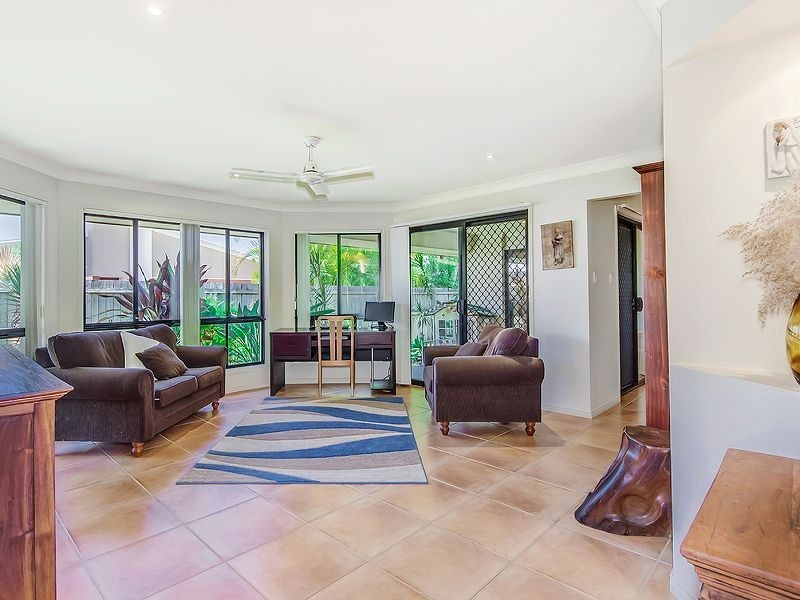 8 Estuary Court, Twin Waters QLD 4564