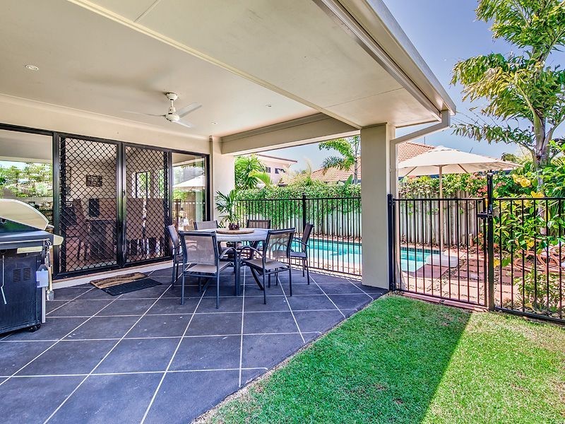 8 Estuary Court, Twin Waters QLD 4564