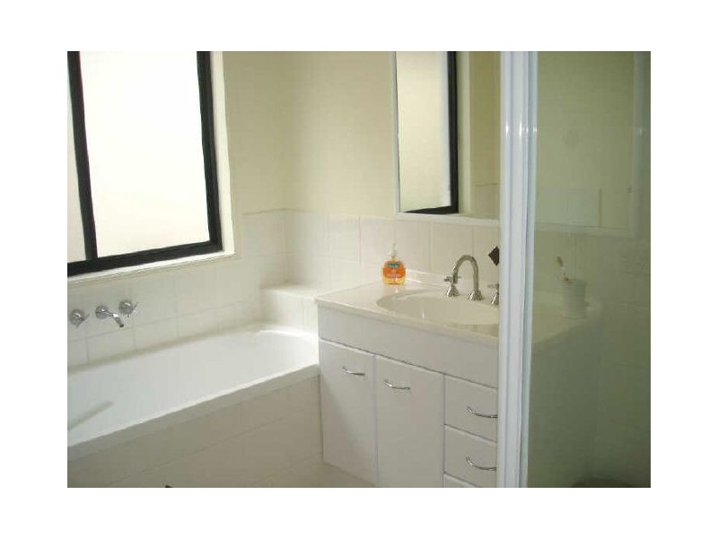 8 Veerings Crescent, Twin Waters QLD 4564