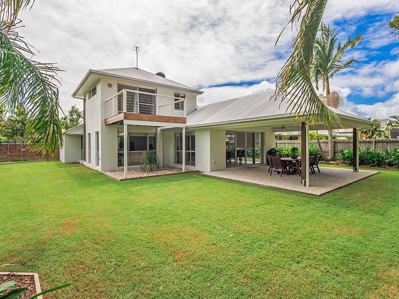 21 Friarbird Place, Twin Waters QLD 4564