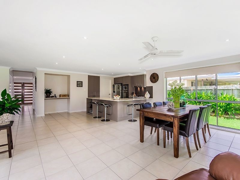 21 Friarbird Place, Twin Waters QLD 4564