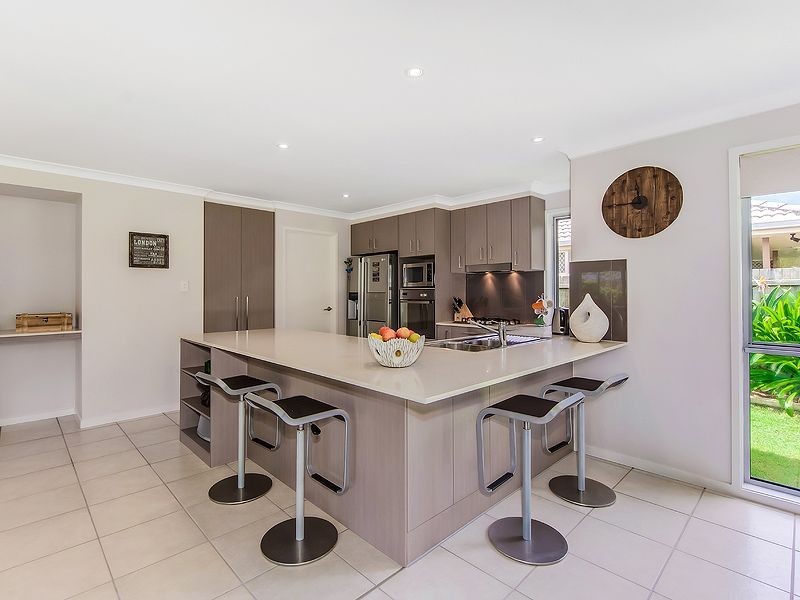 21 Friarbird Place, Twin Waters QLD 4564