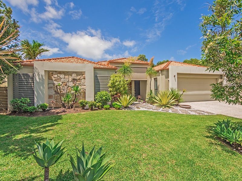 34 Baker Finch Place, Twin Waters QLD 4564