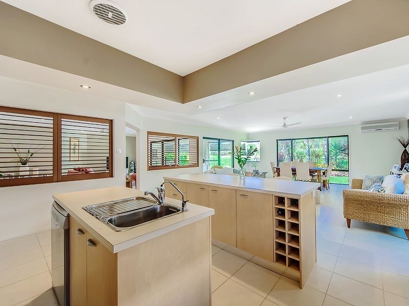 34 Baker Finch Place, Twin Waters QLD 4564