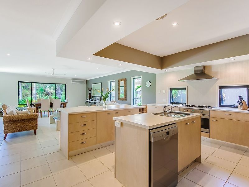 34 Baker Finch Place, Twin Waters QLD 4564