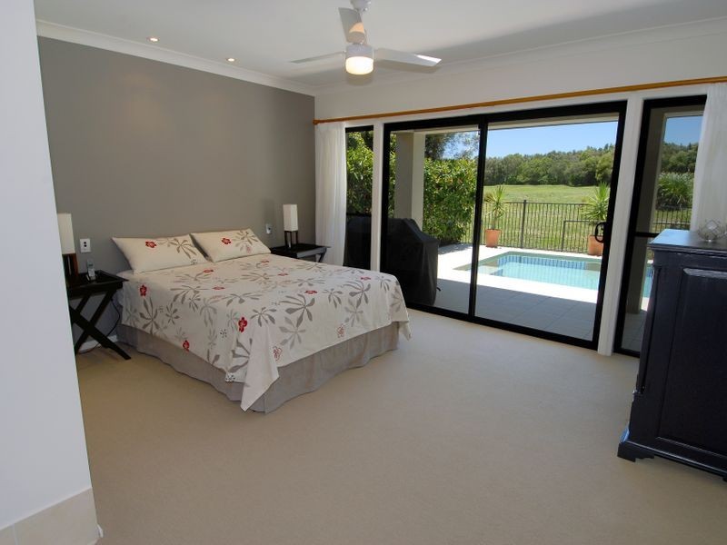 34 Baker Finch Place, Twin Waters QLD 4564