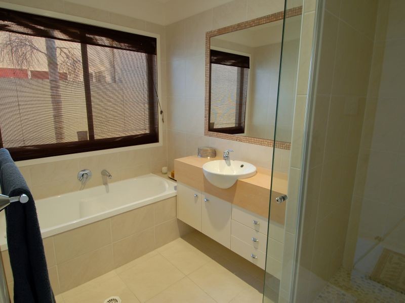 34 Baker Finch Place, Twin Waters QLD 4564