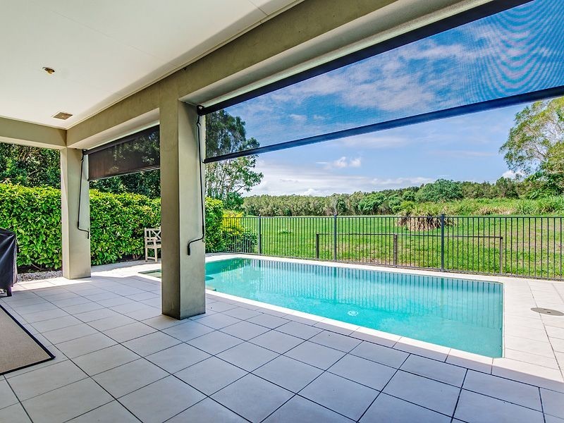 34 Baker Finch Place, Twin Waters QLD 4564