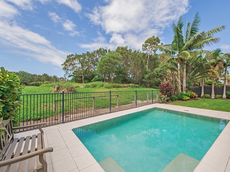34 Baker Finch Place, Twin Waters QLD 4564