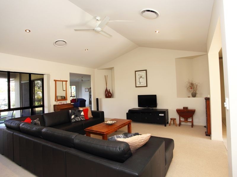 7 Veerings Crescent, Twin Waters QLD 4564