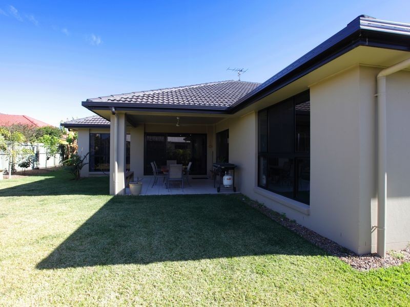 7 Veerings Crescent, Twin Waters QLD 4564