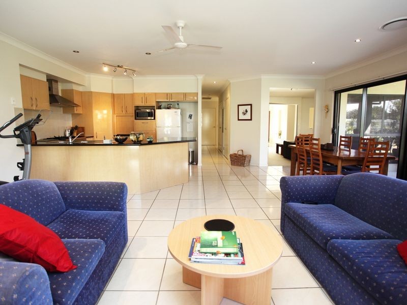 7 Veerings Crescent, Twin Waters QLD 4564