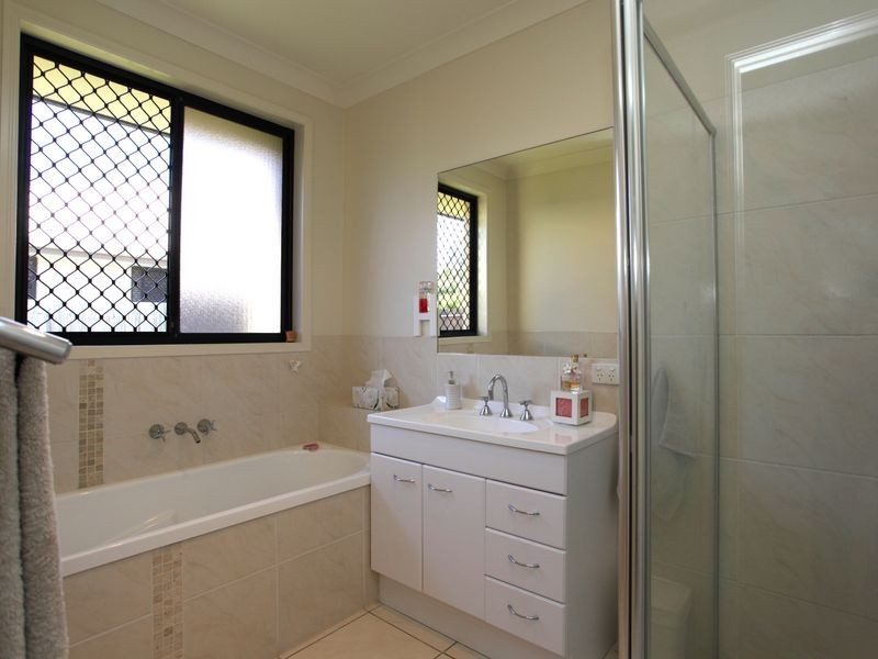 7 Veerings Crescent, Twin Waters QLD 4564