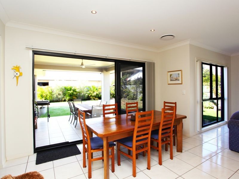 7 Veerings Crescent, Twin Waters QLD 4564