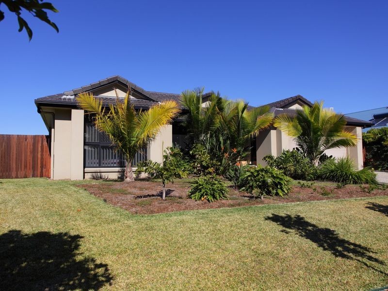 7 Veerings Crescent, Twin Waters QLD 4564