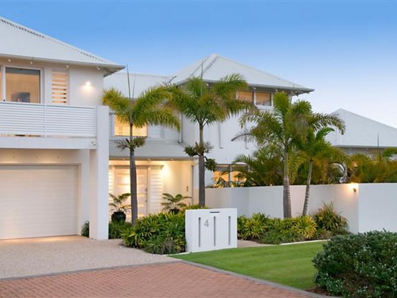 4 River Edge Court, Twin Waters QLD 4564