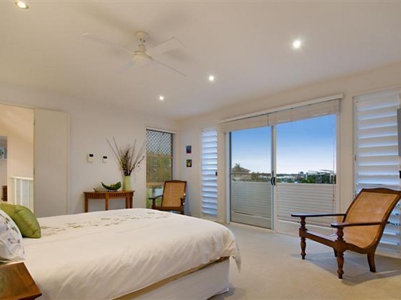 4 River Edge Court, Twin Waters QLD 4564