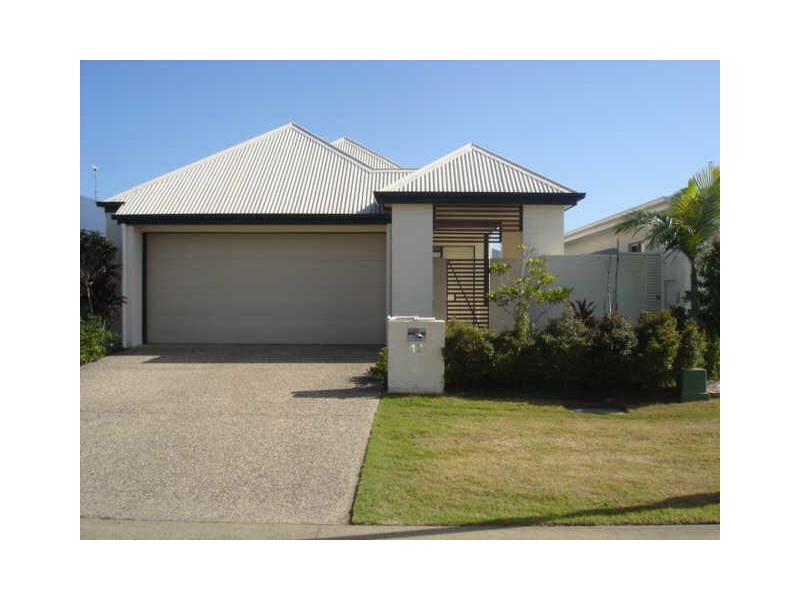12 Martinique Court, Kawana Waters QLD 4575
