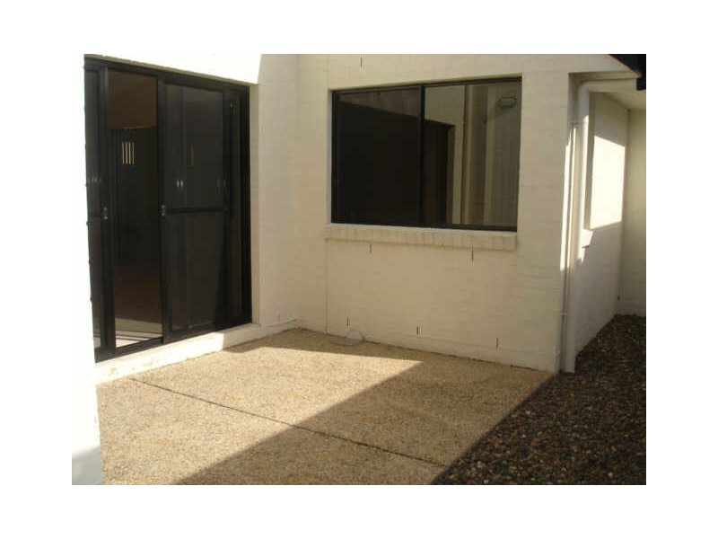 12 Martinique Court, Kawana Waters QLD 4575