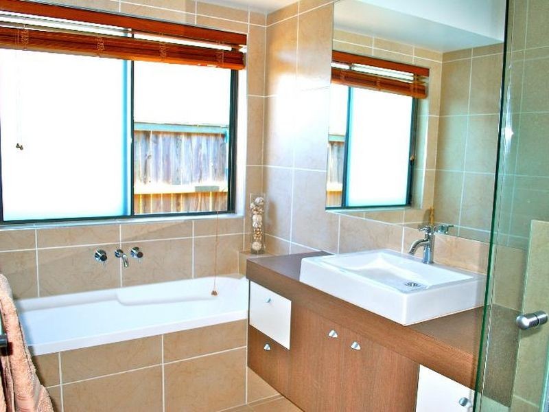 2 Oceanic Court, Twin Waters QLD 4564