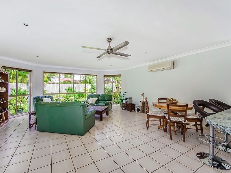 5 Friarbird Place, Twin Waters QLD 4564