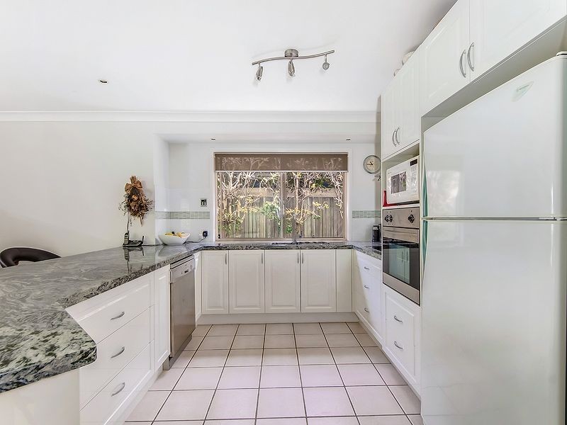 5 Friarbird Place, Twin Waters QLD 4564