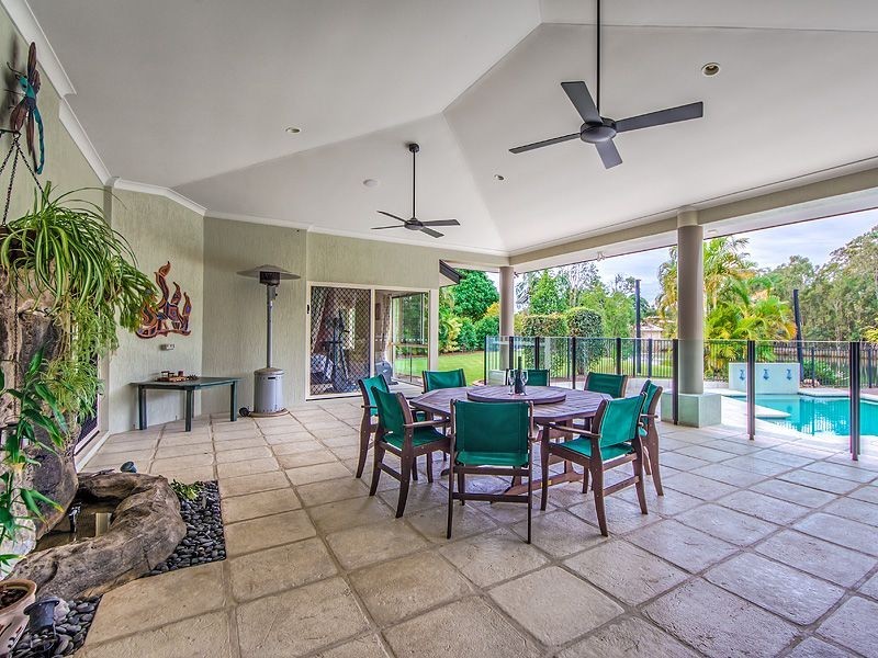 1 Barcoola Place, Twin Waters QLD 4564