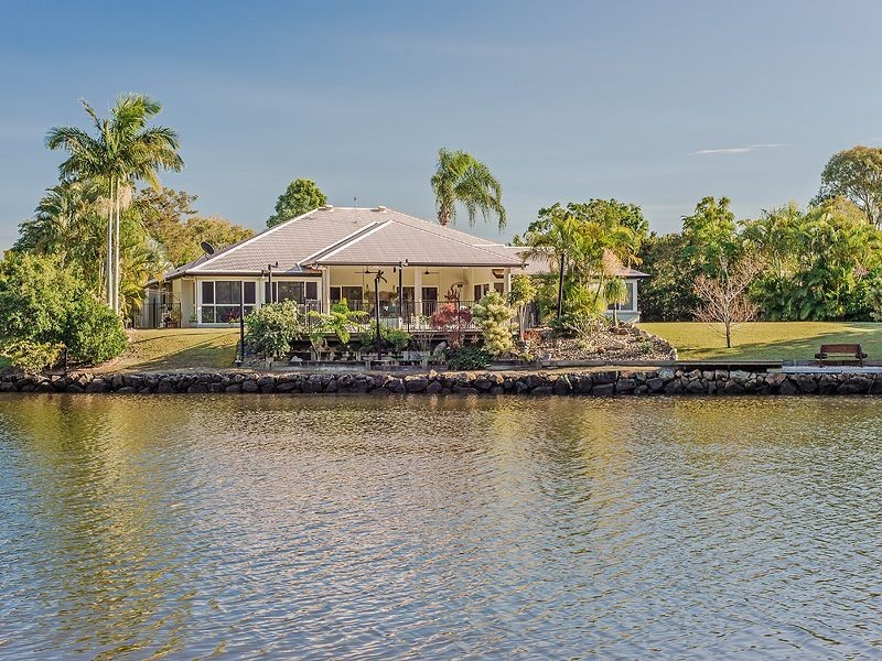 1 Barcoola Place, Twin Waters QLD 4564