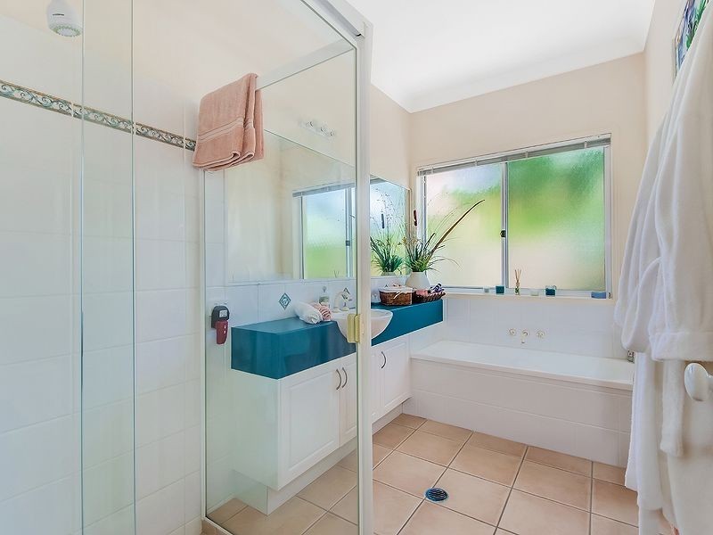 5 Mainsail Place, Twin Waters QLD 4564