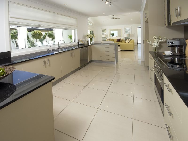 17 Veerings Crescent, Twin Waters QLD 4564