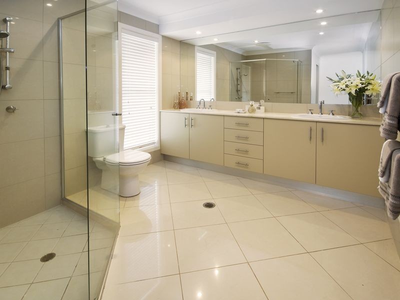17 Veerings Crescent, Twin Waters QLD 4564