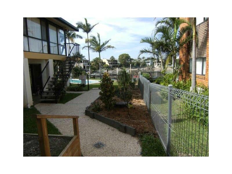 1/3 Barooga Crescent, Mooloolaba QLD 4557