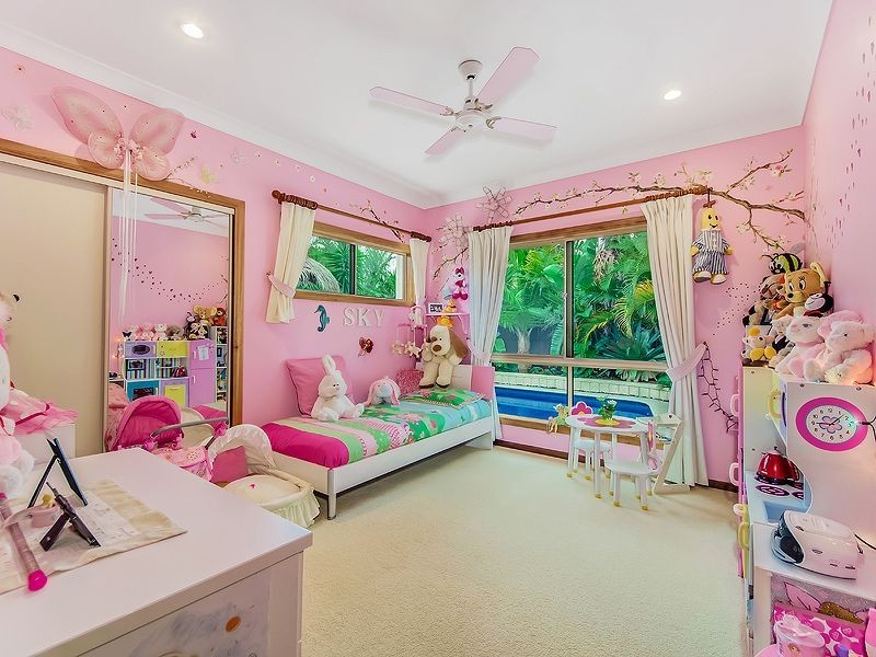 7 Baker Finch Place, Twin Waters QLD 4564